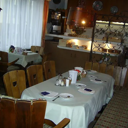 فندق مبيت وإفطار Hotel-garni-kurtz