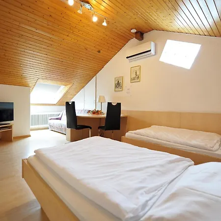 Hotel-garni-kurtz فندق مبيت وإفطار 3*
