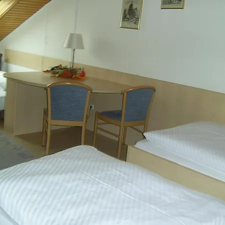 Hotel-garni-kurtz فندق مبيت وإفطار ريوتلنجن